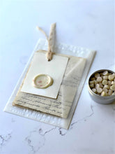 Load image into Gallery viewer, Wax Beadlets - Champagne