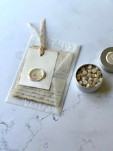 Load image into Gallery viewer, Wax Beadlets - Champagne
